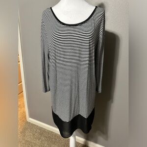Lane Bryant 3/4 sleeve, size 14/16, pet/smoke free home.